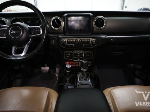 Used 2020 Jeep Gladiator Rubicon AWD/4WD image 13