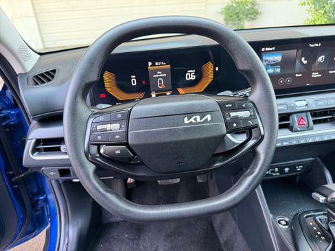 Used 2025 Kia K4 LXS image 29