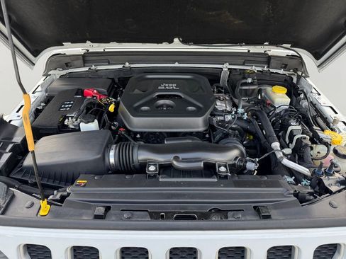 Used 2021 Jeep Wrangler Unlimited Sahara image 9