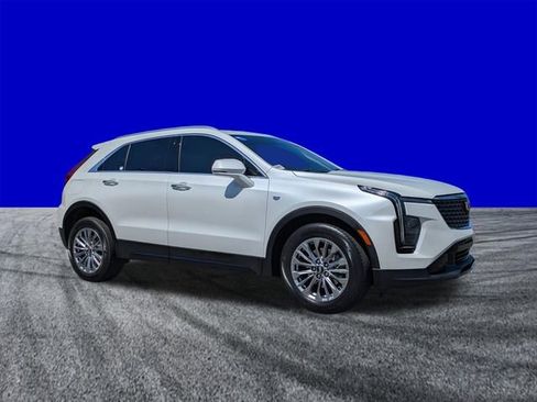 Used 2024 Cadillac XT4 Premium Luxury FWD image 2