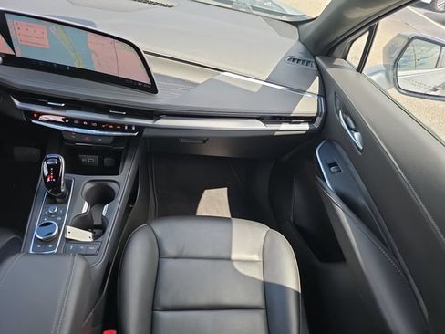 Used 2025 Cadillac XT4 Premium Luxury FWD image 16
