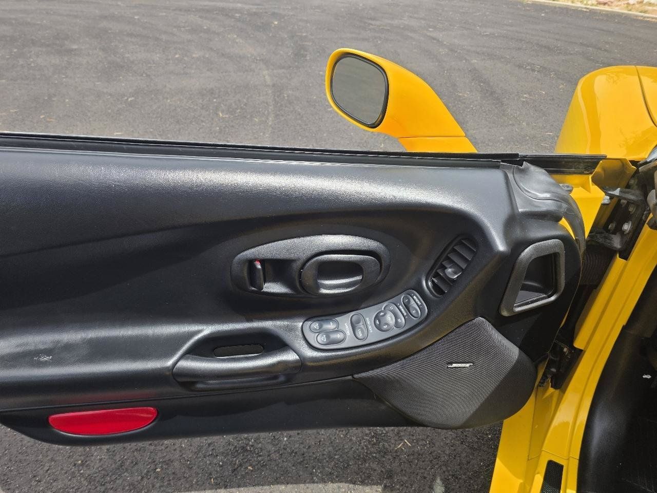 Used 2002 Chevrolet Corvette Convertible w/ Preferred Equipment Group2 RWD image 20