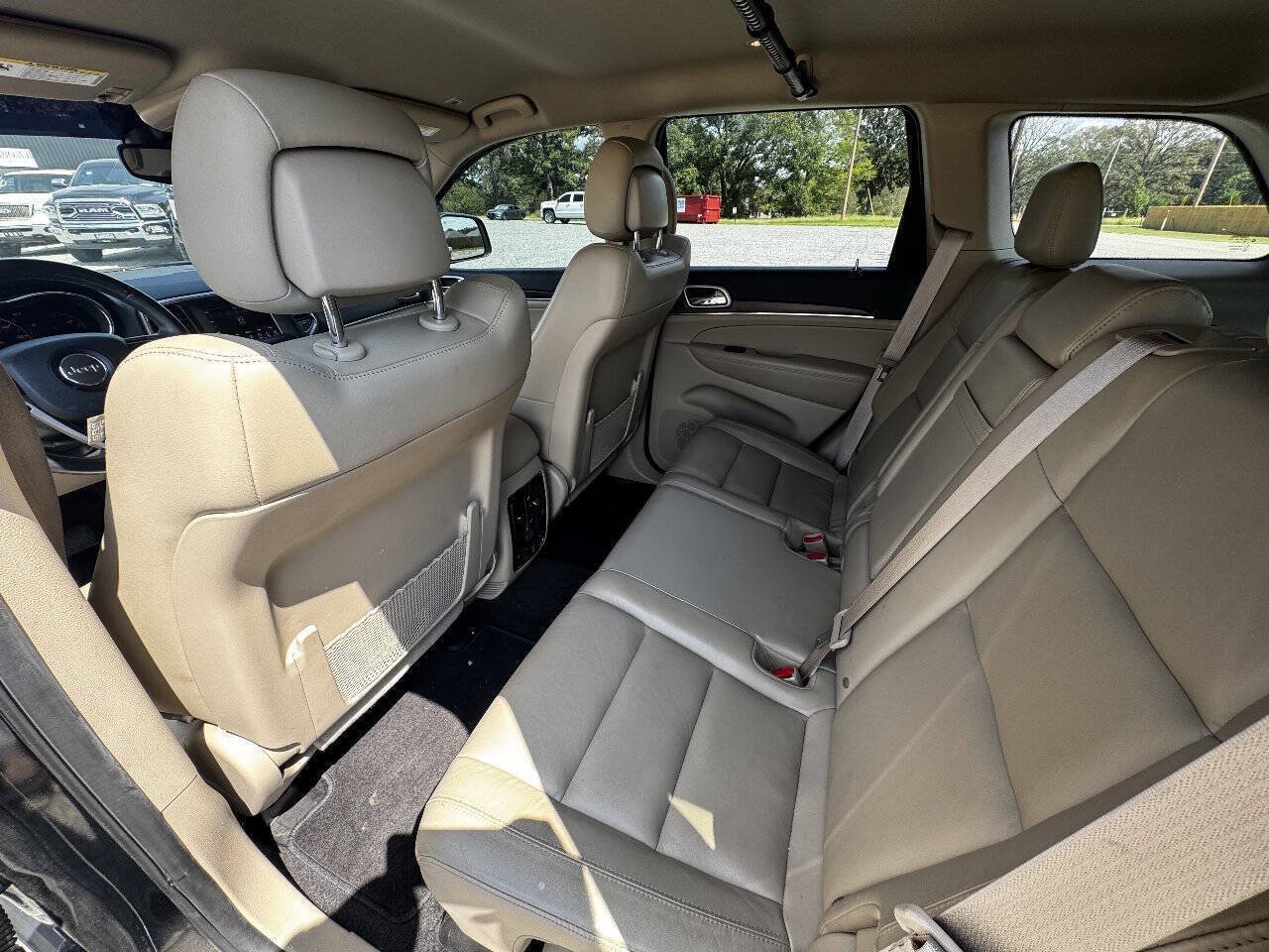 Used 2018 Jeep Grand Cherokee Limited AWD/4WD image 14