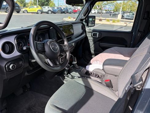 Used 2025 Jeep Wrangler Unlimited Sport AWD/4WD image 11