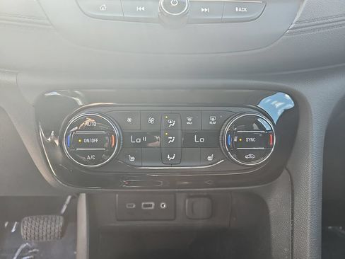 Certified 2023 Buick Encore GX Select AWD/4WD image 26