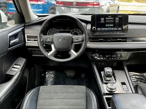 Used 2023 Mitsubishi Outlander SE image 5