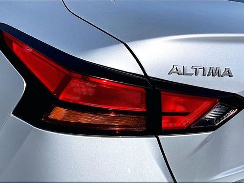Used 2024 Nissan Altima 2.5 SR image 22