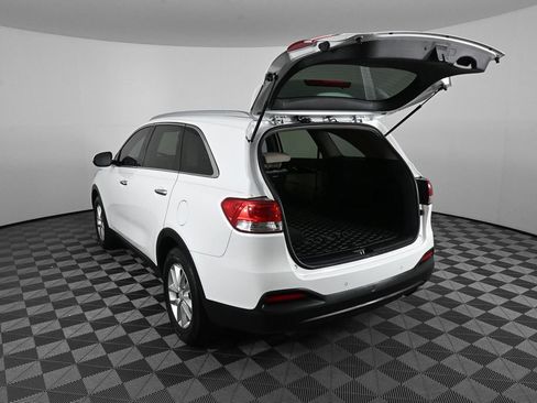 Used 2016 Kia Sorento FWD w/ LX Convenience Package image 28
