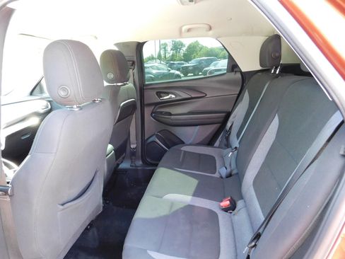 Used 2021 Chevrolet TrailBlazer LT w/ Convenience Package AWD/4WD image 11