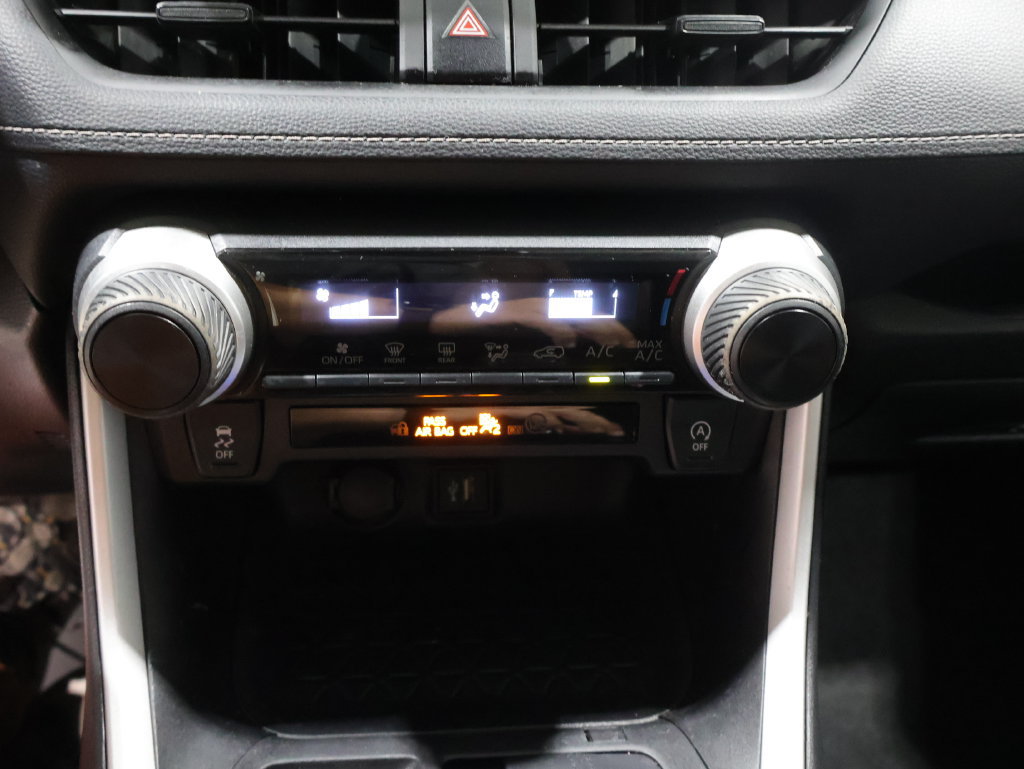 Used 2024 Toyota RAV4 LE AWD/4WD image 29