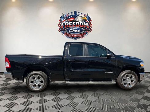 Used 2022 RAM 1500 Big Horn AWD/4WD image 3