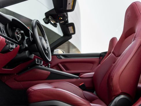 Certified 2022 Porsche 911 Carrera image 24