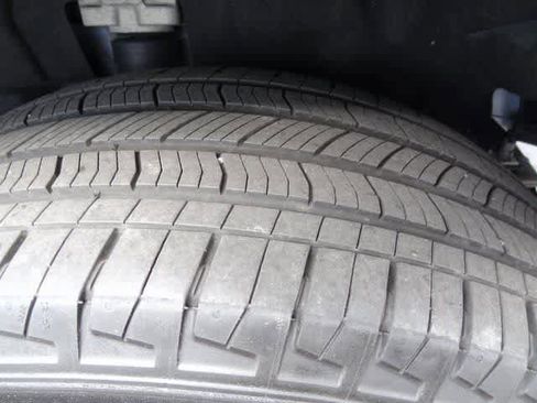 Used 2023 Jeep Grand Cherokee L Limited image 17