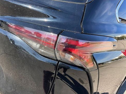 Used 2024 Toyota Sienna XLE image 40