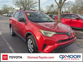 Used 2017 Toyota RAV4 LE video 1