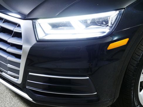 Used 2019 Audi Q5 2.0T Premium Plus w/ Premium Plus Package image 16