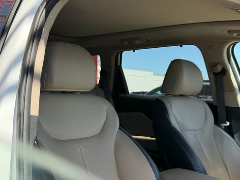 Used 2019 Hyundai Santa Fe Limited AWD/4WD image 33