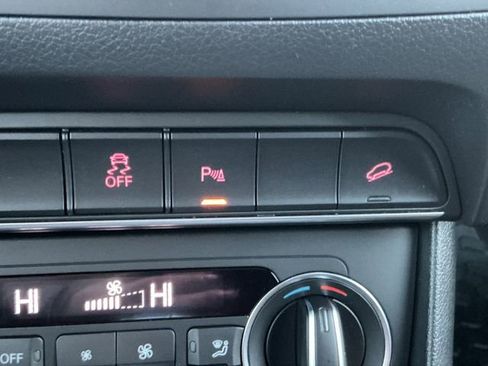 Used 2018 Audi Q3 2.0T Premium Plus w/ Premium Plus Package image 43