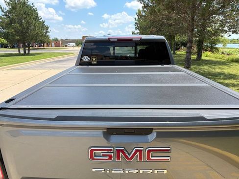 Used 2019 GMC Sierra 1500 Elevation w/ Elevation Value Package AWD/4WD image 4