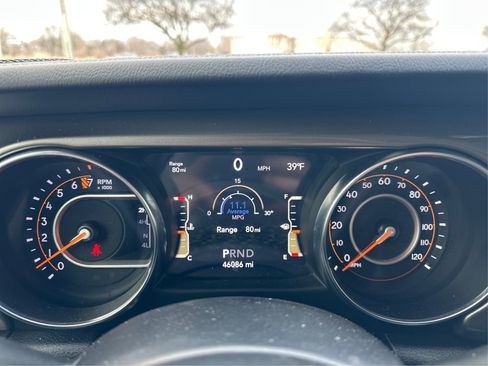 Used 2023 Jeep Gladiator Overland image 19