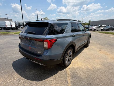 New 2026 Ford Explorer Active w/ Active Comfort Package AWD/4WD image 3