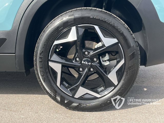 Used 2025 Kia Seltos S FWD image 13