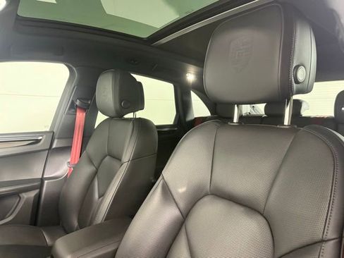 Used 2022 Porsche Macan S image 5