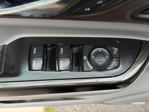 Used 2018 GMC Acadia SLT w/ LPO, Floor Liner Package FWD image 20
