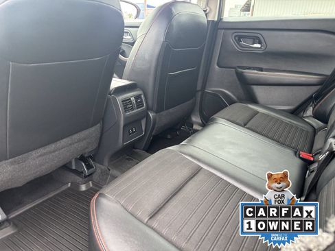 Certified 2025 Nissan Rogue SV AWD/4WD image 18