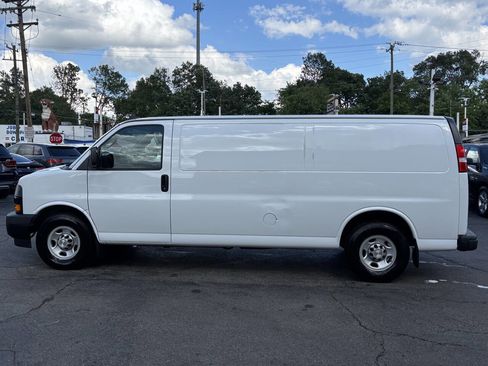 Used 2020 Chevrolet Express 3500 Extended w/ Driver Convenience Package RWD image 5