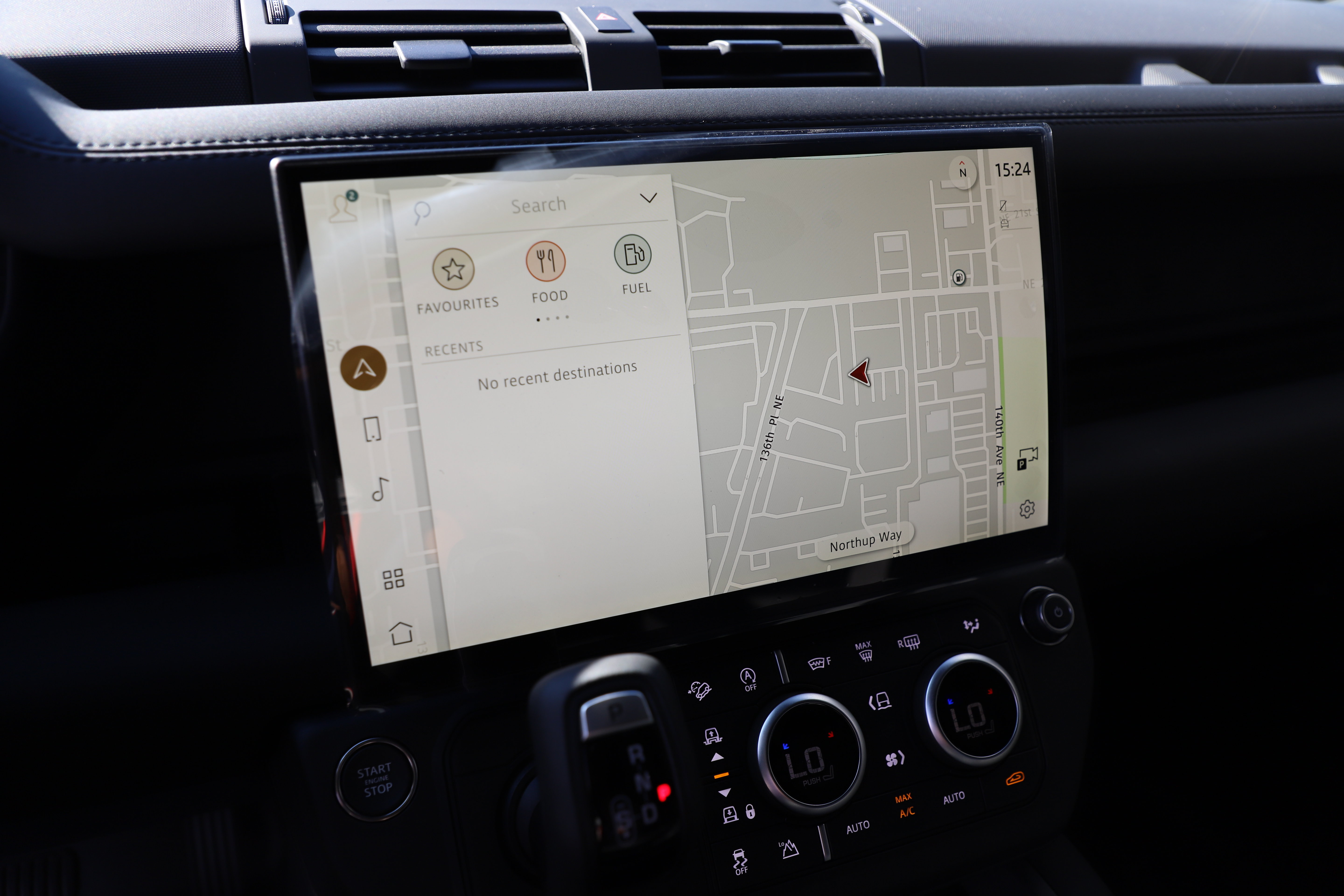 New 2026 Land Rover Defender 110 X-Dynamic SE AWD/4WD image 18