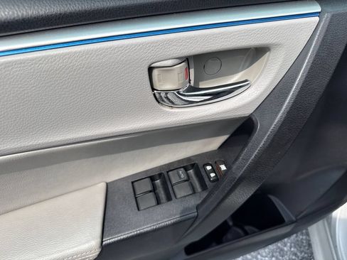 Used 2014 Toyota Corolla LE FWD image 16