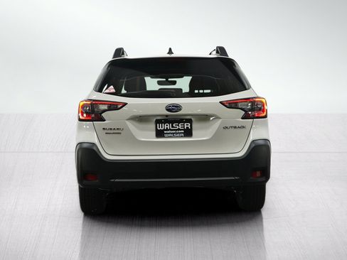 Used 2024 Subaru Outback Premium AWD/4WD image 4