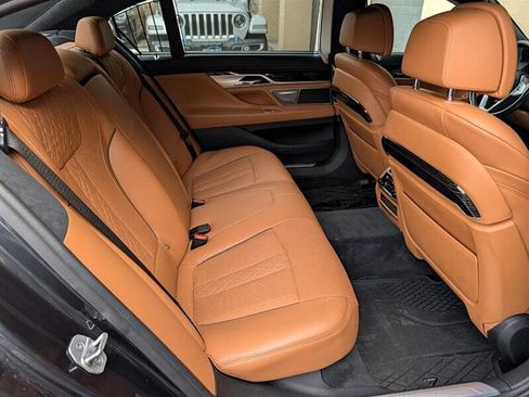 Used 2018 BMW 750i xDrive image 30