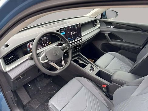 New 2026 Volkswagen Tiguan SE image 6