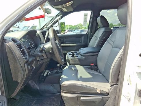 Used 2022 RAM 5500 Tradesman w/ Chrome Appearance Group AWD/4WD image 10