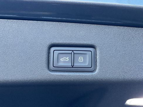 New 2025 Audi SQ5 Premium Plus image 38