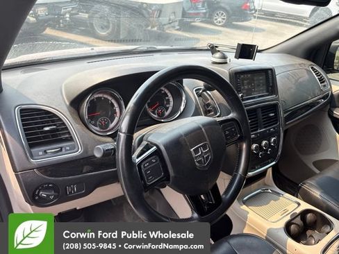 Used 2019 Dodge Grand Caravan SXT FWD image 13