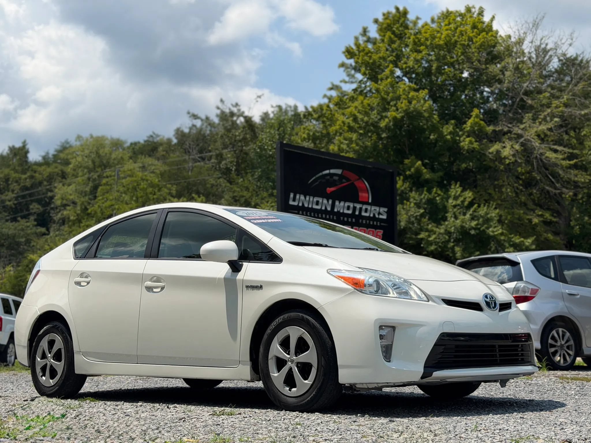 Used 2015 Toyota Prius Two FWD image 1