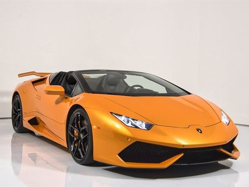 Used 2017 Lamborghini Huracan LP 610-4 AWD/4WD image 2