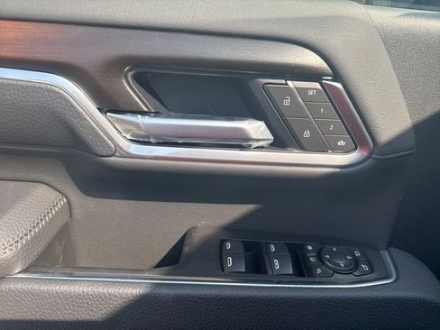 New 2025 GMC Sierra 2500 Denali w/ Denali Reserve Package image 10