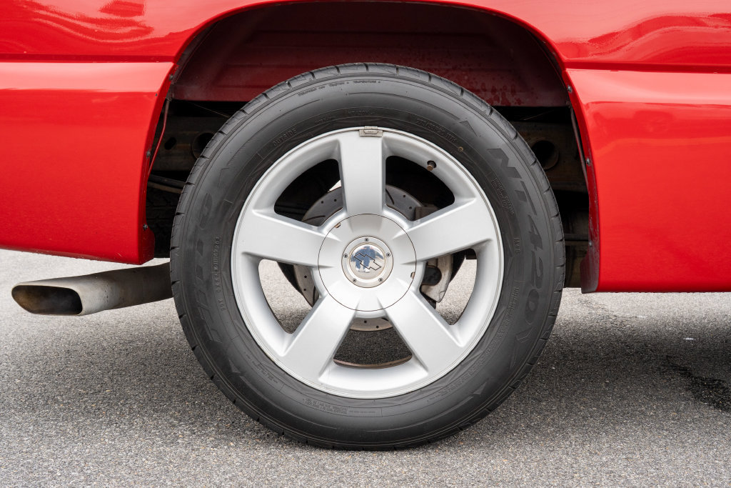 Used 2003 Chevrolet Silverado 1500 SS AWD/4WD image 27