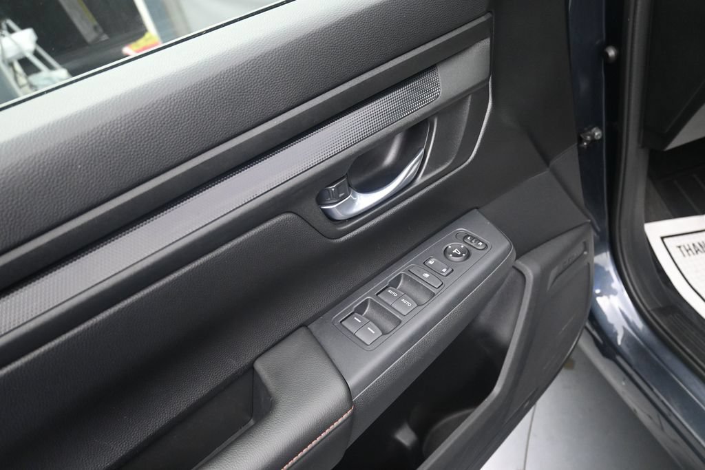 Used 2025 Honda CR-V Sport image 18
