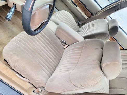 Used 1995 Buick Le Sabre Custom FWD image 9