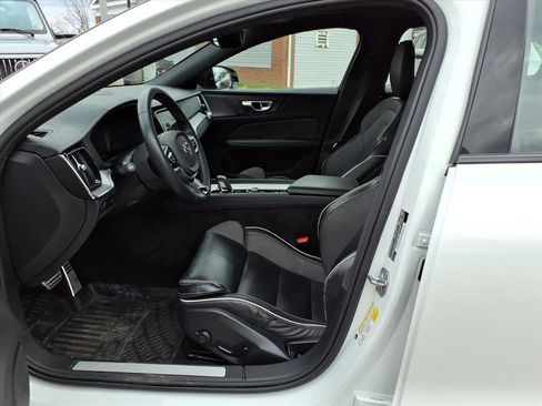 Certified 2022 Volvo S60 B5 R-Design image 10