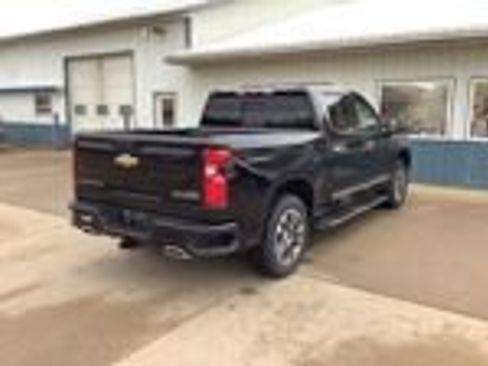 Used 2023 Chevrolet Silverado 1500 High Country w/ Technology Package AWD/4WD image 10
