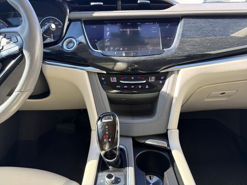 Used 2020 Cadillac XT6 Premium Luxury image 27