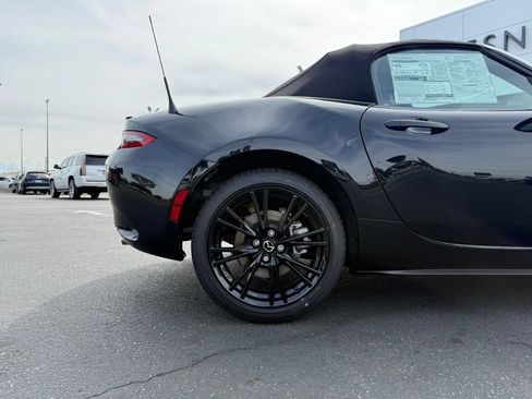 New 2026 MAZDA MX-5 Miata Club w/ Interior Package RWD image 9