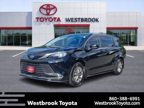 Certified 2024 Toyota Sienna XLE FWD image 1