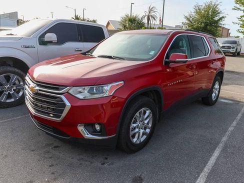 Used 2019 Chevrolet Traverse LT FWD image 2